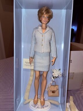 Lady Diana -The Peoples Princess, w Certificate of Authenticity by Franklin Mint